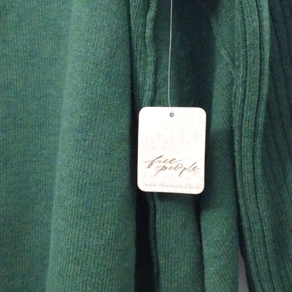 FREE PEOPLE V- Neck Sweater Green Size L NWT - Picture 6 of 13